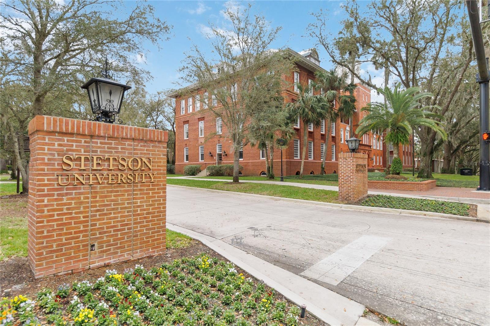 Image 23 of 77 For 694 Florida Elm Court