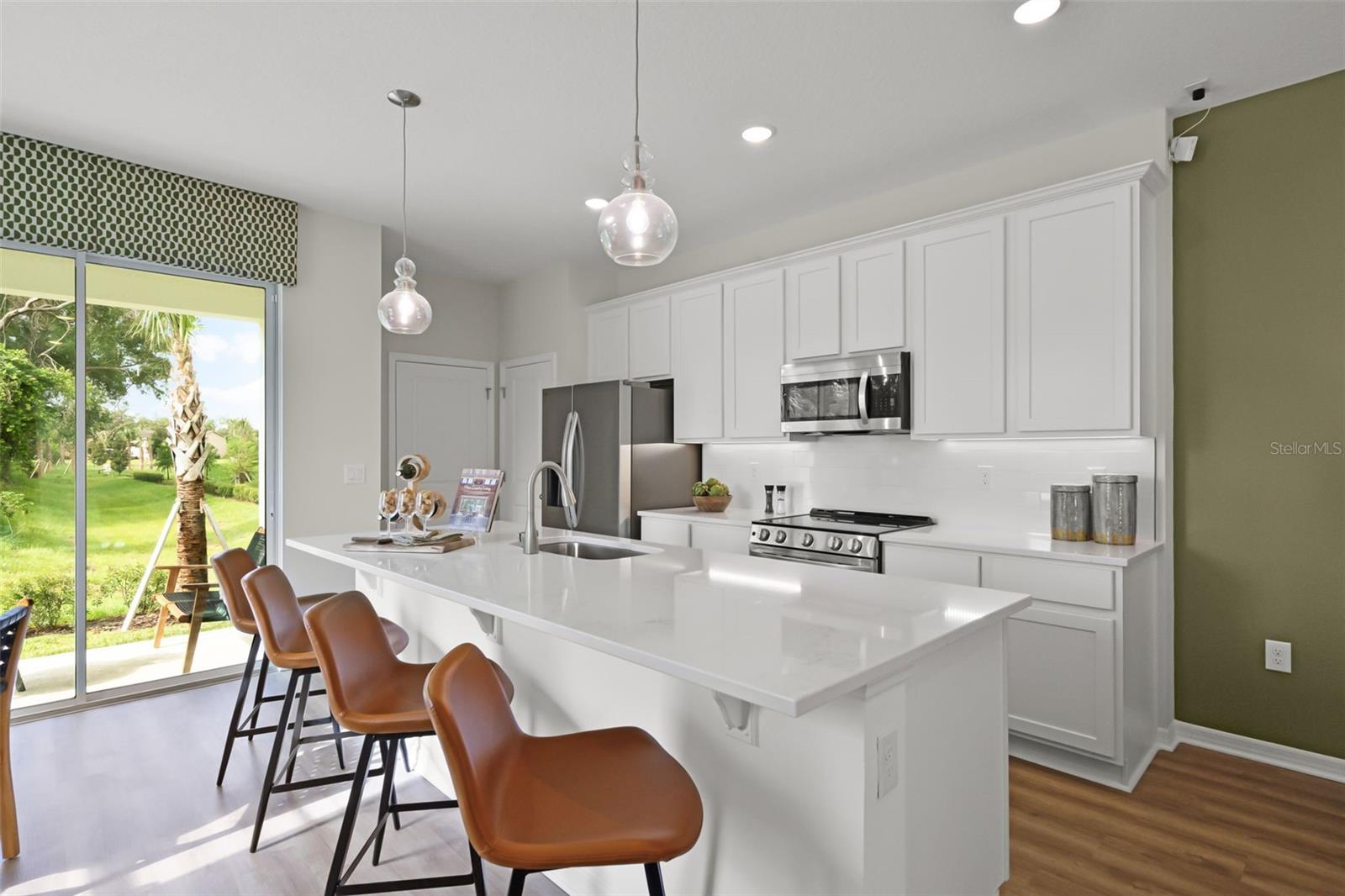 Image 29 of 77 For 694 Florida Elm Court