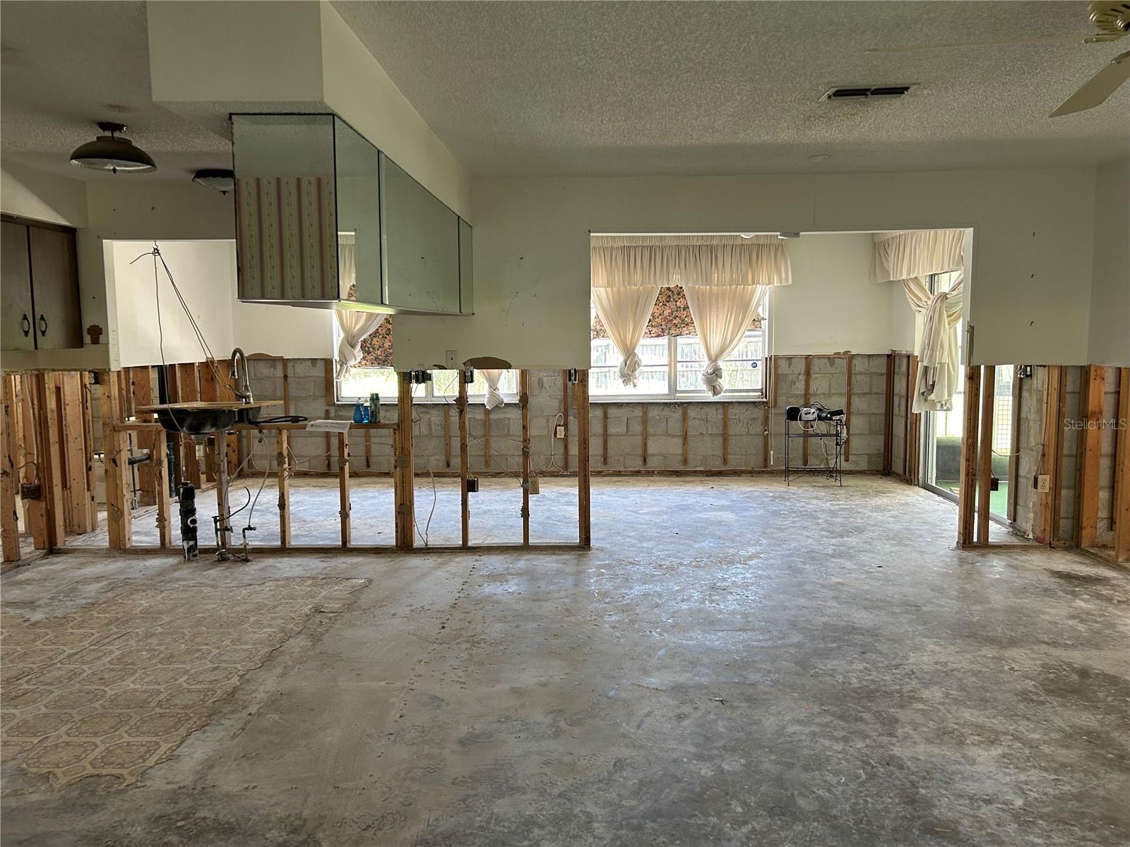 Image 3 of 10 For 8316 Needles Drive