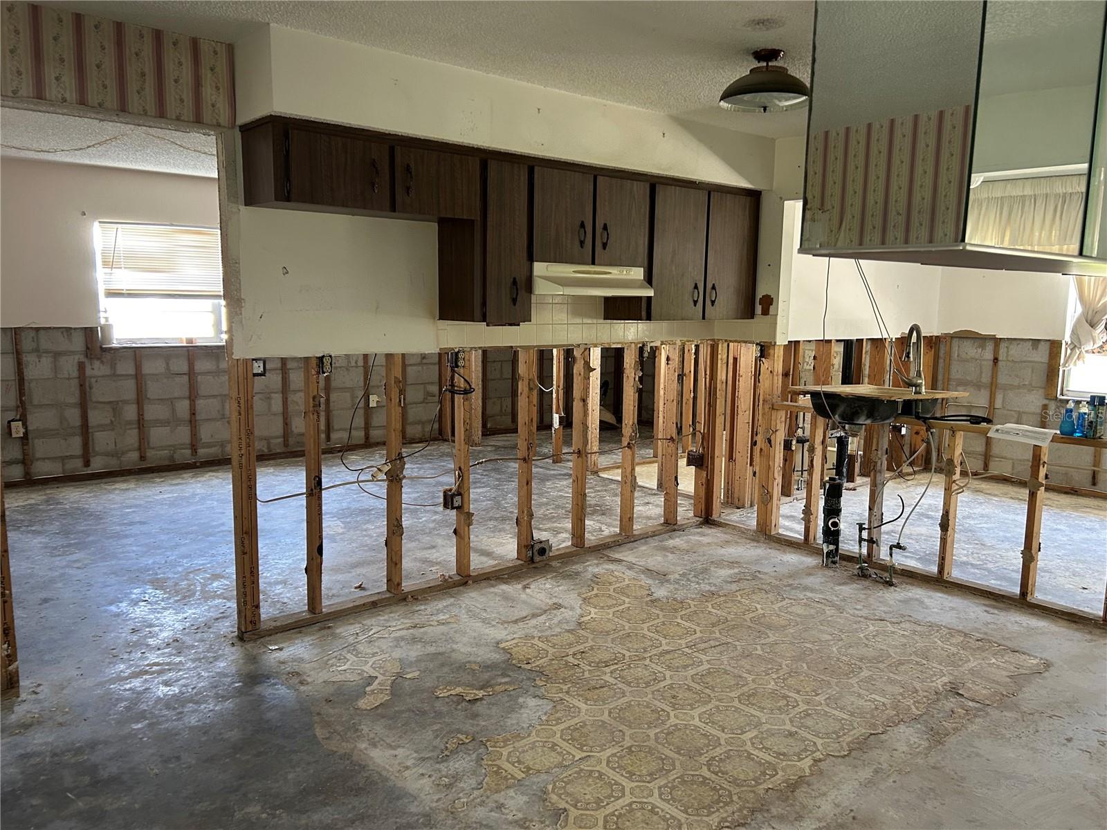 Image 4 of 10 For 8316 Needles Drive