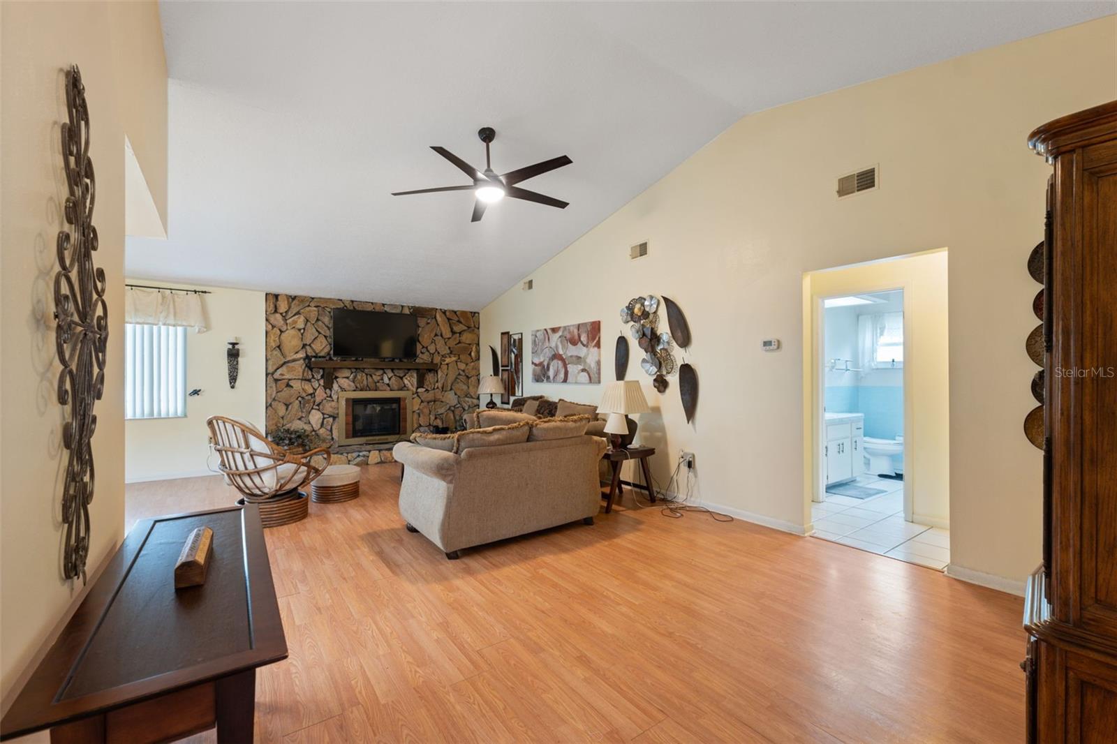 Image 11 of 47 For 7612 Valley Court