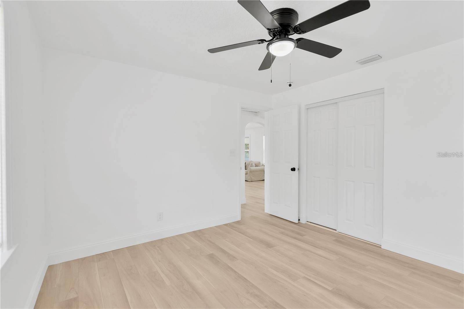 Image 8 of 15 For 4035 Fairfield Avenue S