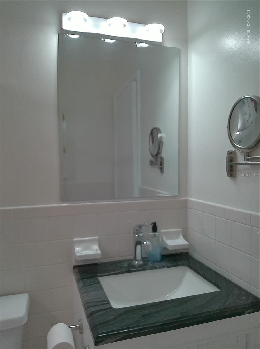 Image 19 of 67 For 2400 Franciscan Drive 8