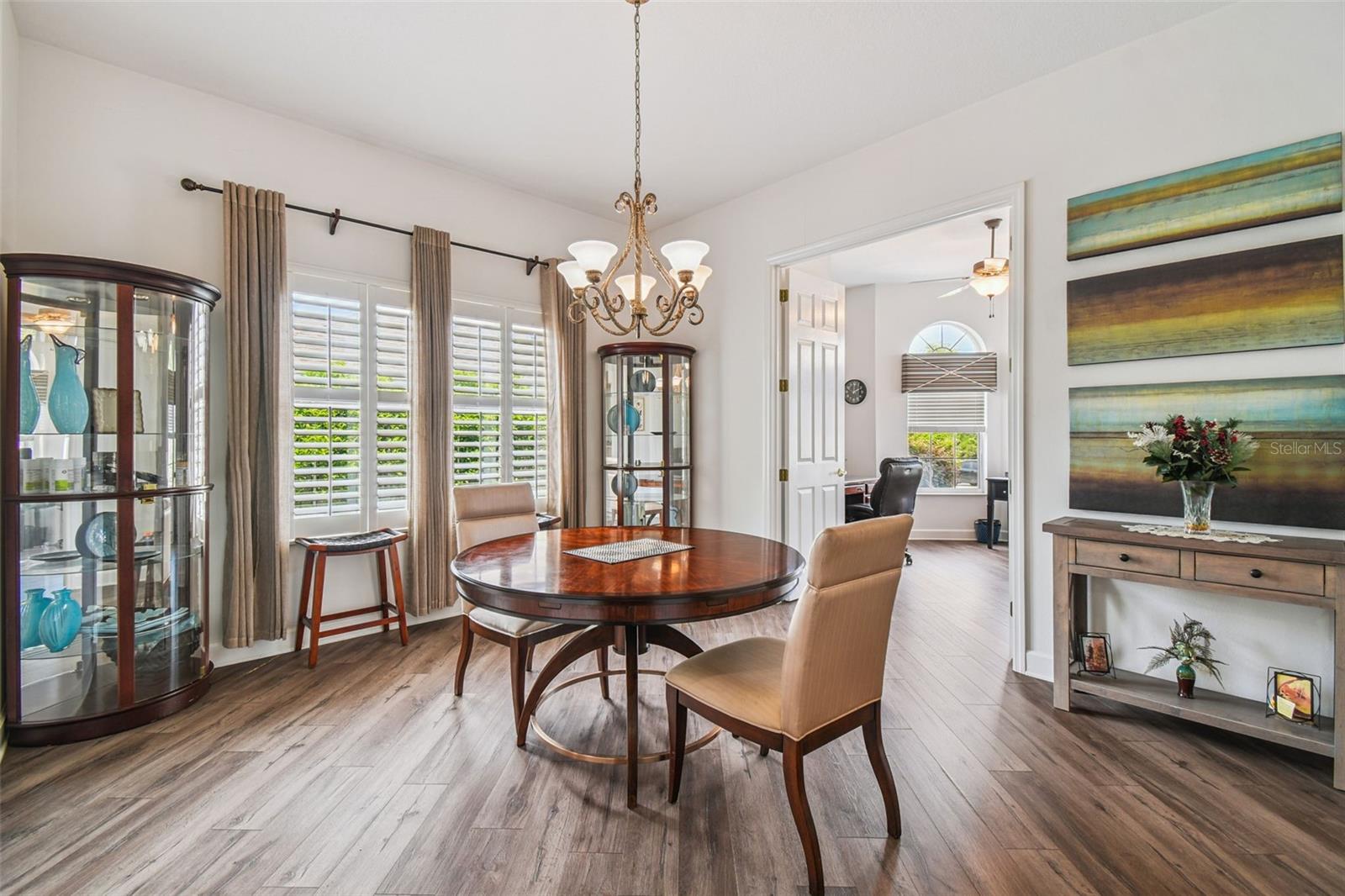 Listing photo id 13 for 440 Cobblestone Loop