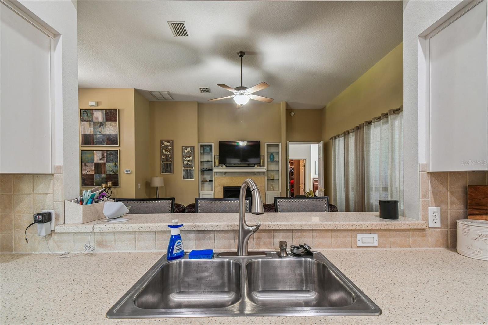 Listing photo id 21 for 440 Cobblestone Loop