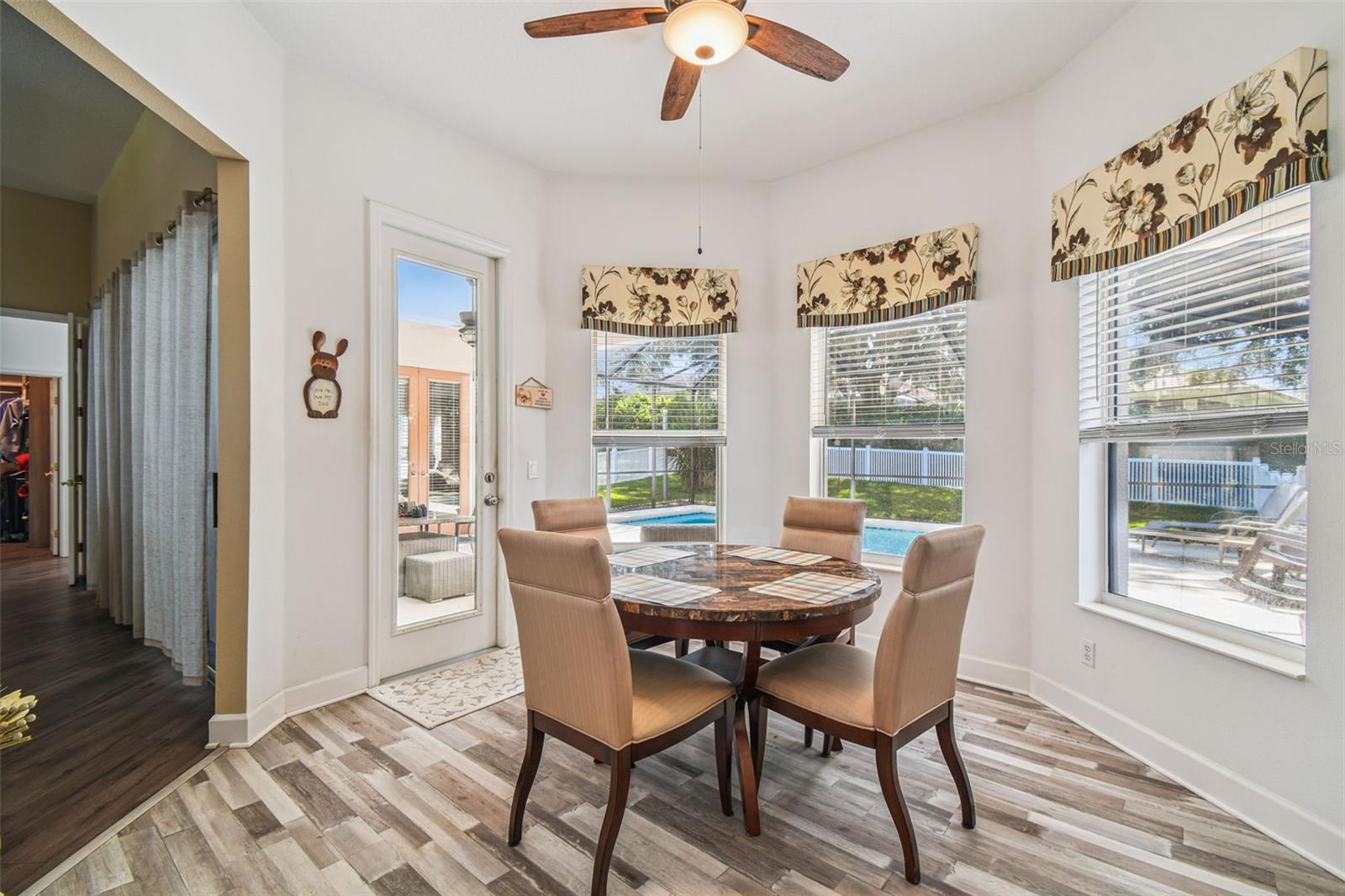 Listing photo id 25 for 440 Cobblestone Loop