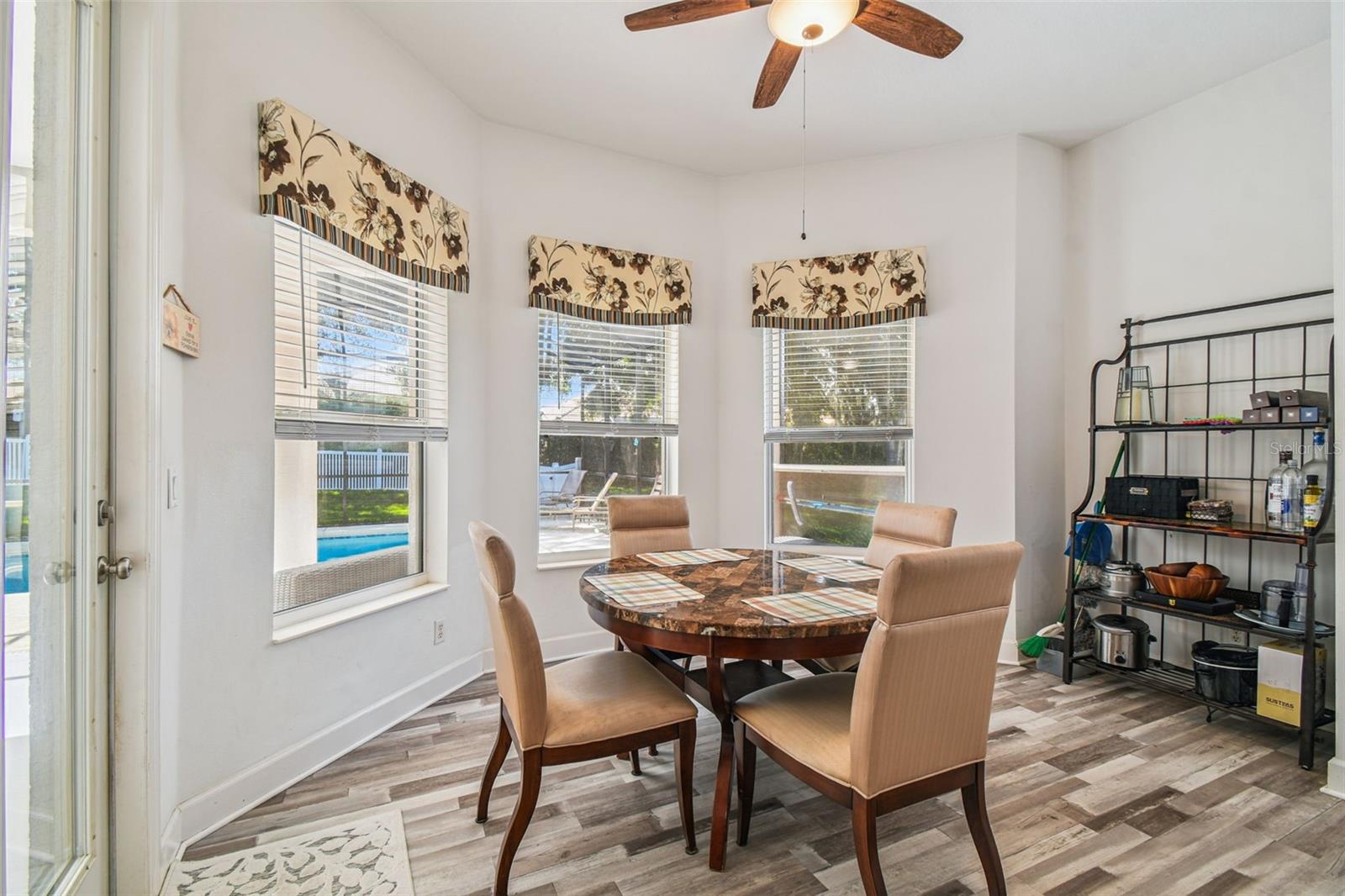 Listing photo id 27 for 440 Cobblestone Loop
