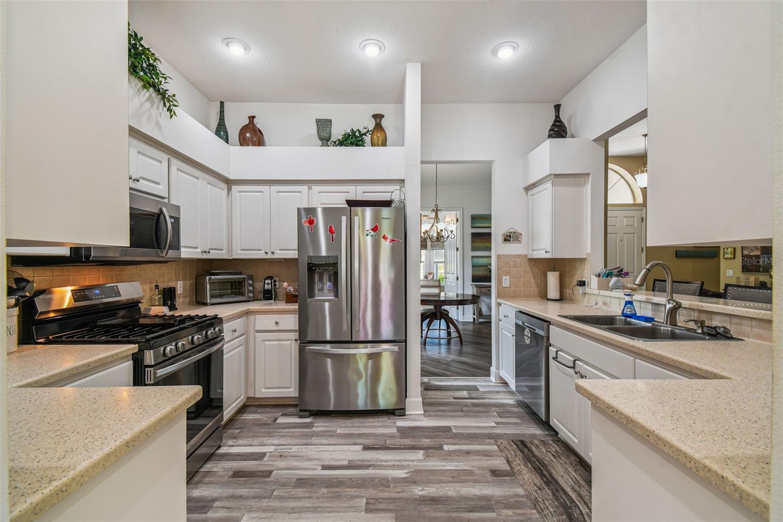 Listing photo id 1 for 440 Cobblestone Loop
