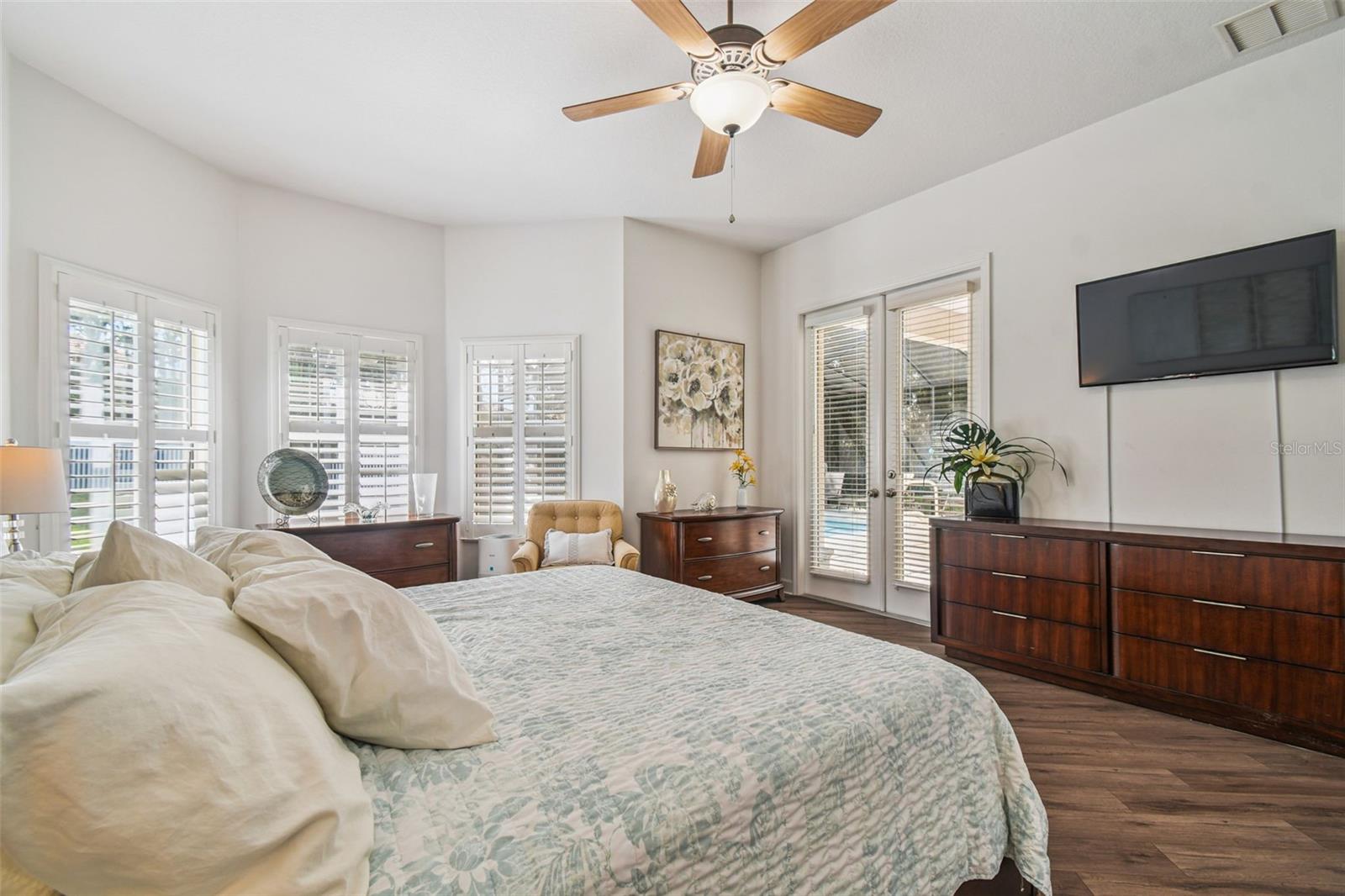 Listing photo id 30 for 440 Cobblestone Loop