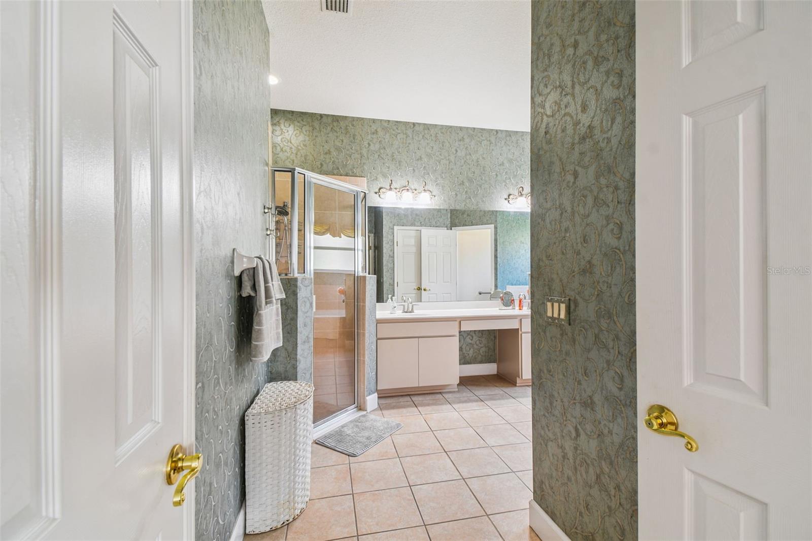 Listing photo id 34 for 440 Cobblestone Loop