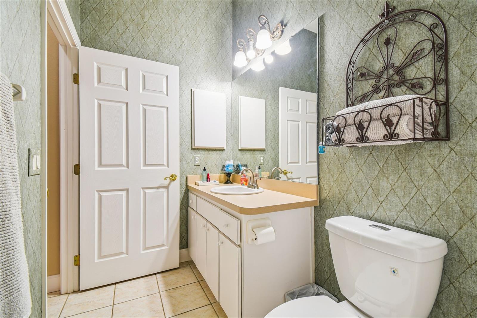 Listing photo id 40 for 440 Cobblestone Loop