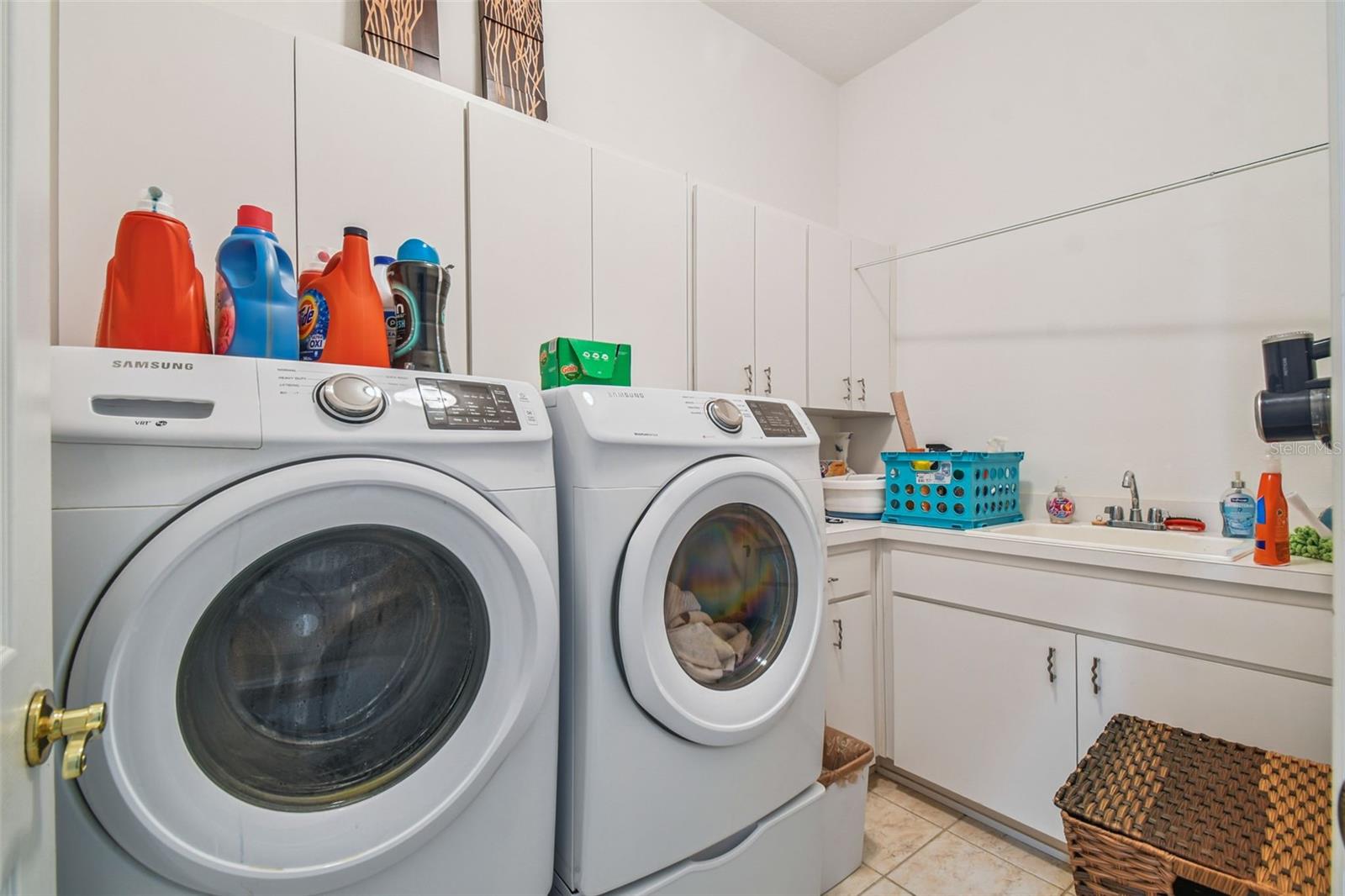 Listing photo id 44 for 440 Cobblestone Loop