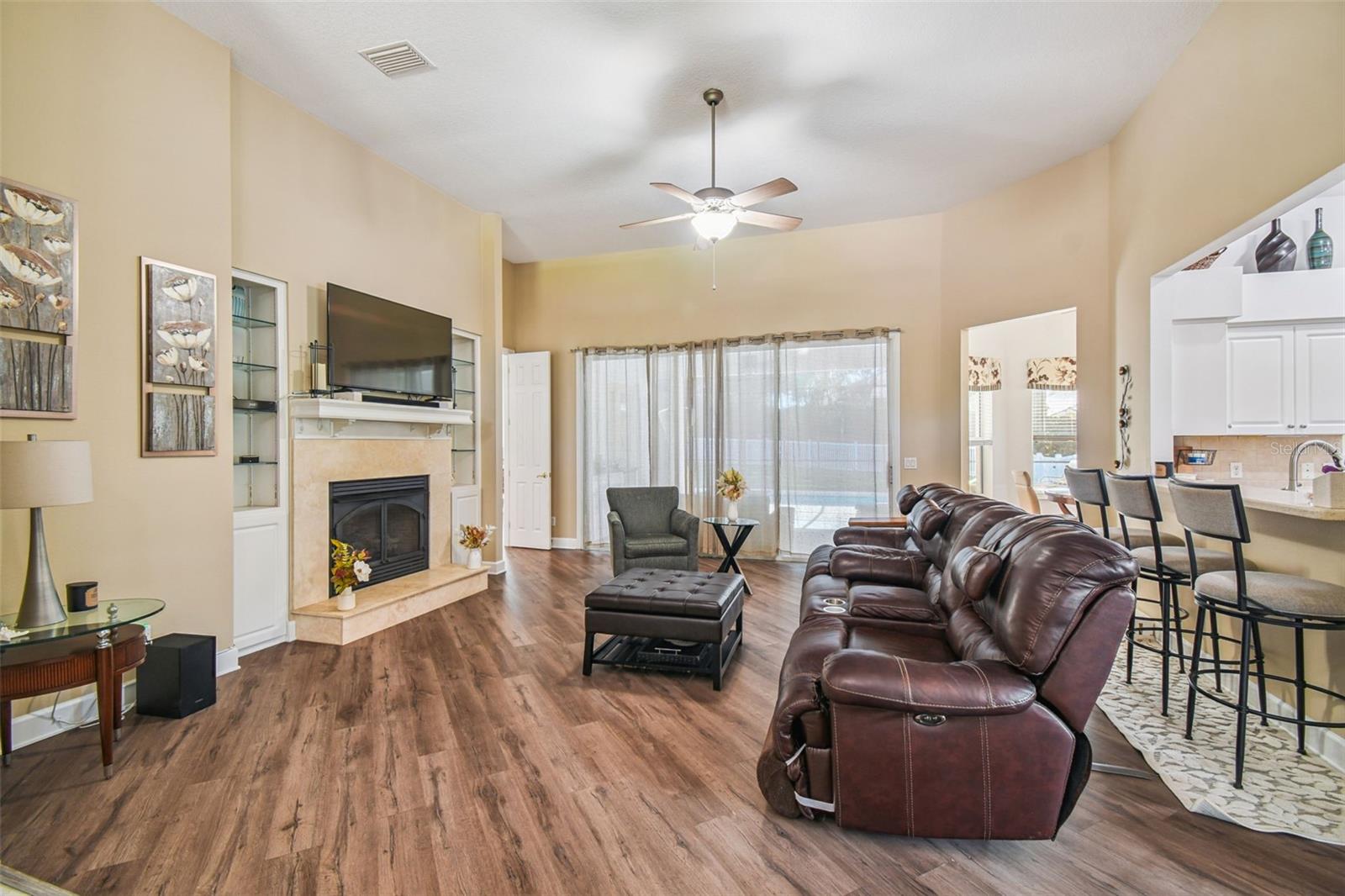 Listing photo id 5 for 440 Cobblestone Loop