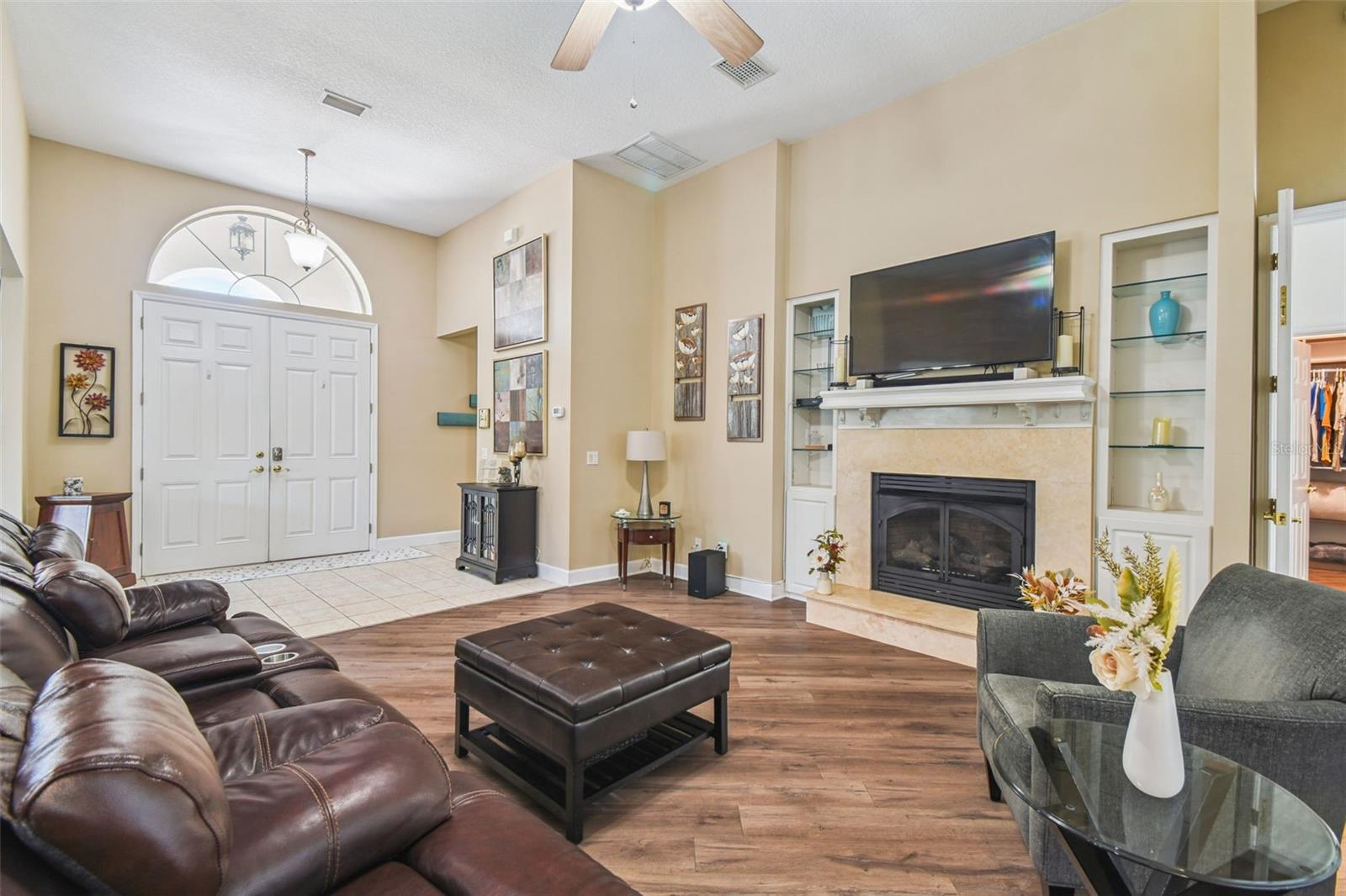 Listing photo id 7 for 440 Cobblestone Loop