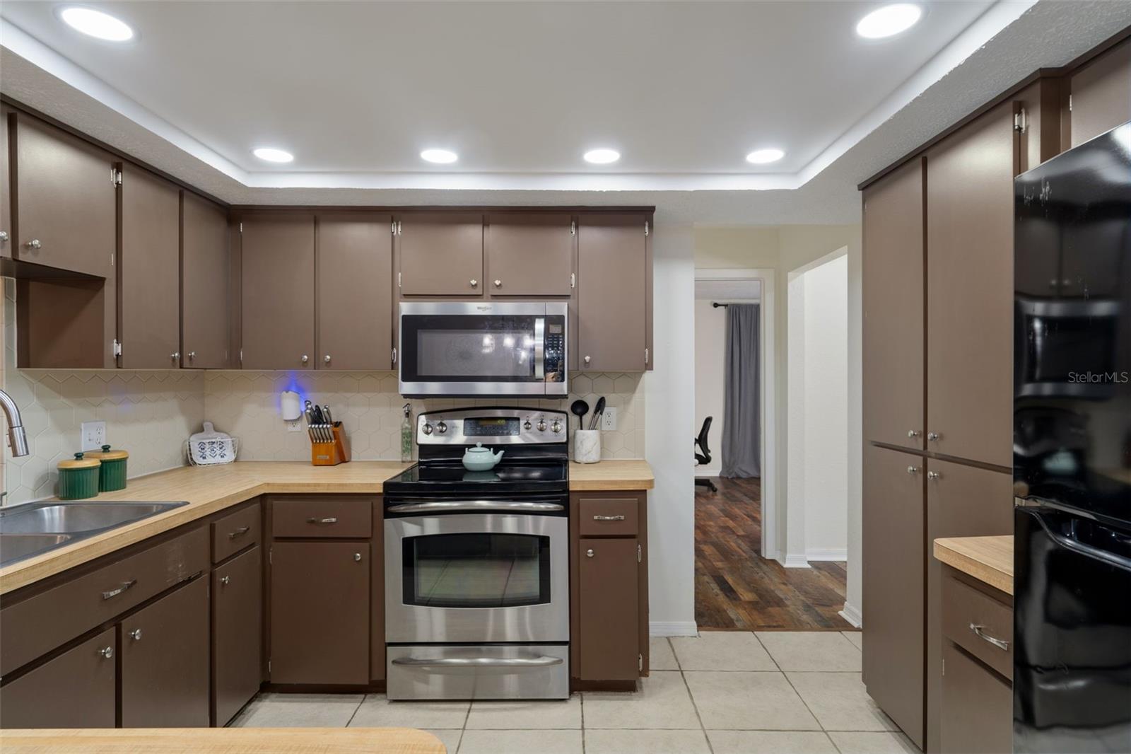 Image 15 of 28 For 7807 Duck Pond Court