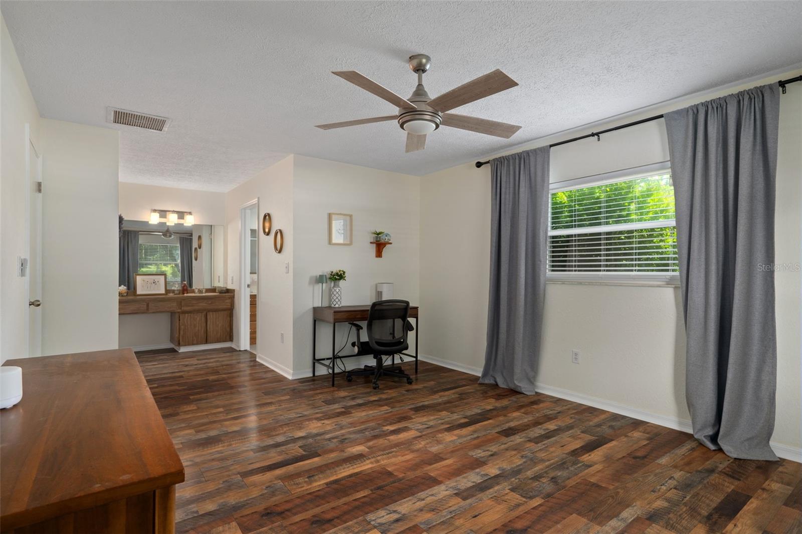 Image 20 of 28 For 7807 Duck Pond Court