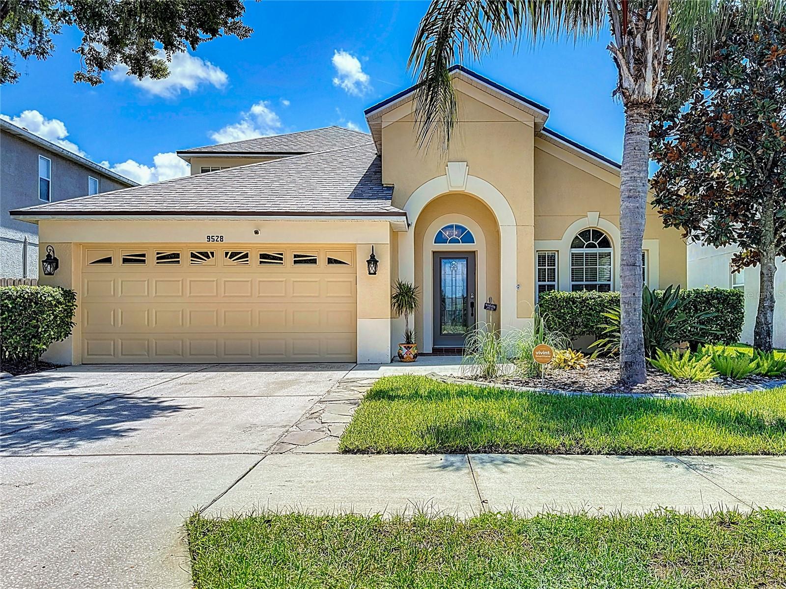 Listing photo id 0 for 9528 Baton Rouge Lane