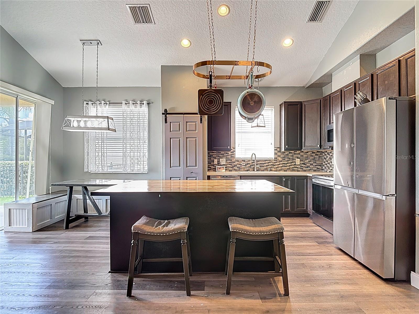 Listing photo id 28 for 9528 Baton Rouge Lane