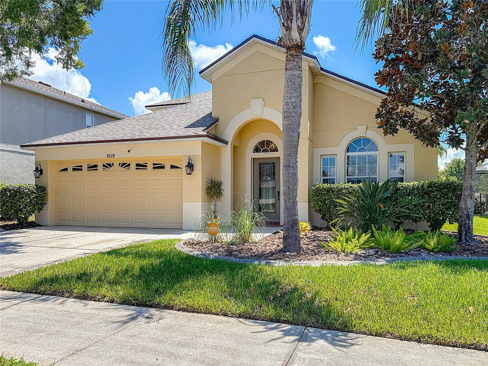 Listing photo id 3 for 9528 Baton Rouge Lane