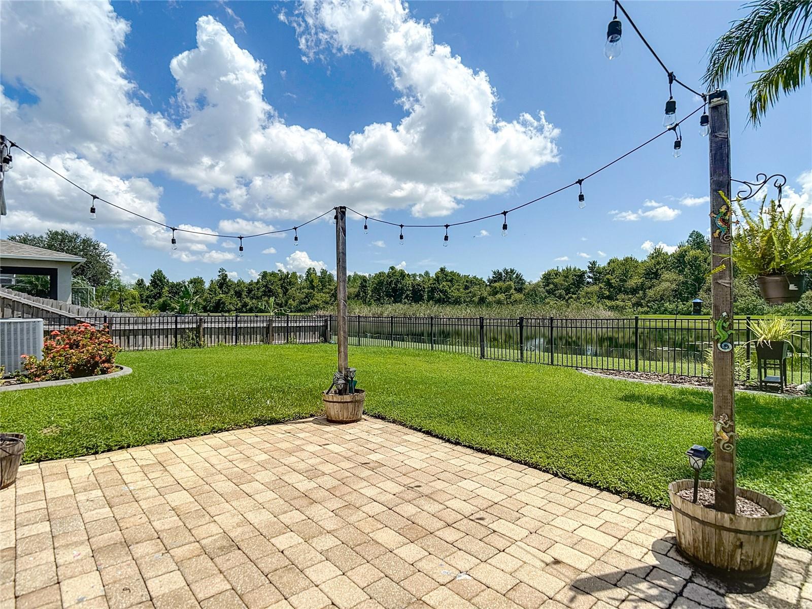 Listing photo id 59 for 9528 Baton Rouge Lane