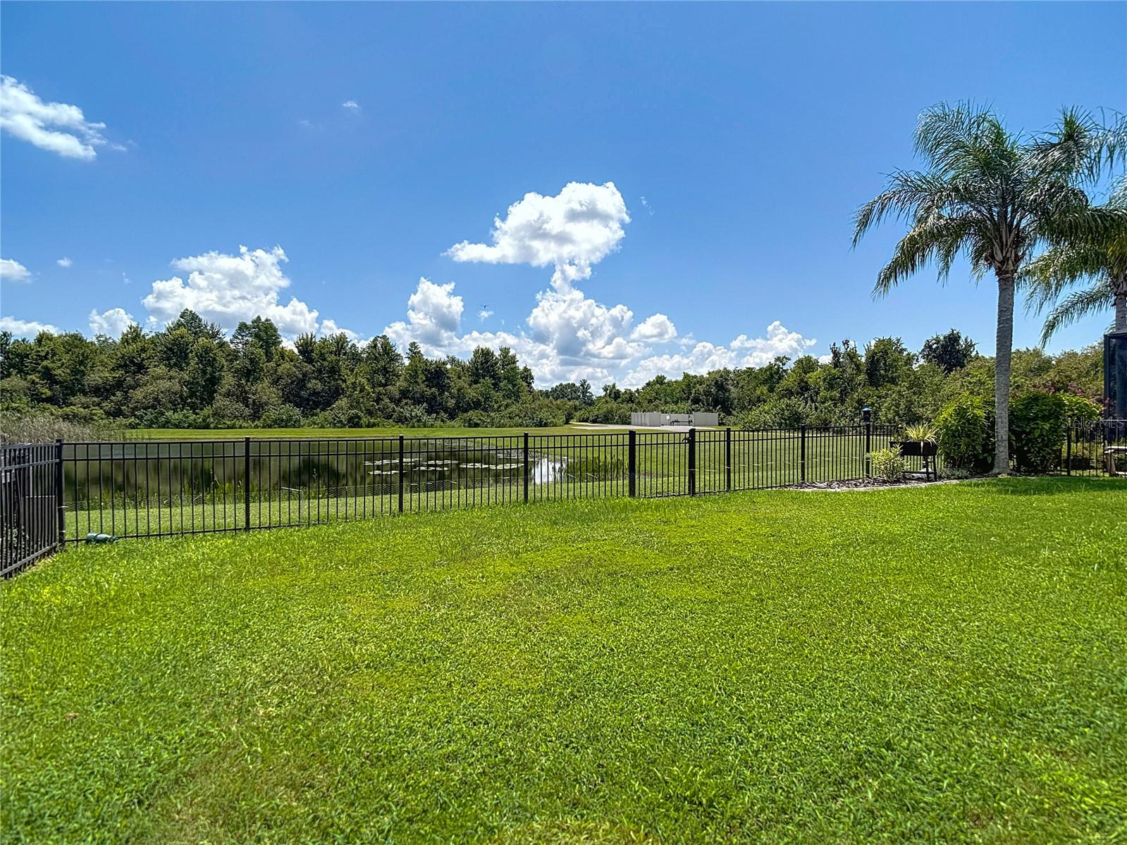 Listing photo id 62 for 9528 Baton Rouge Lane