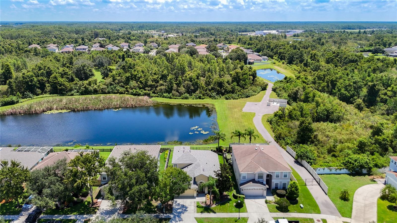 Listing photo id 5 for 9528 Baton Rouge Lane