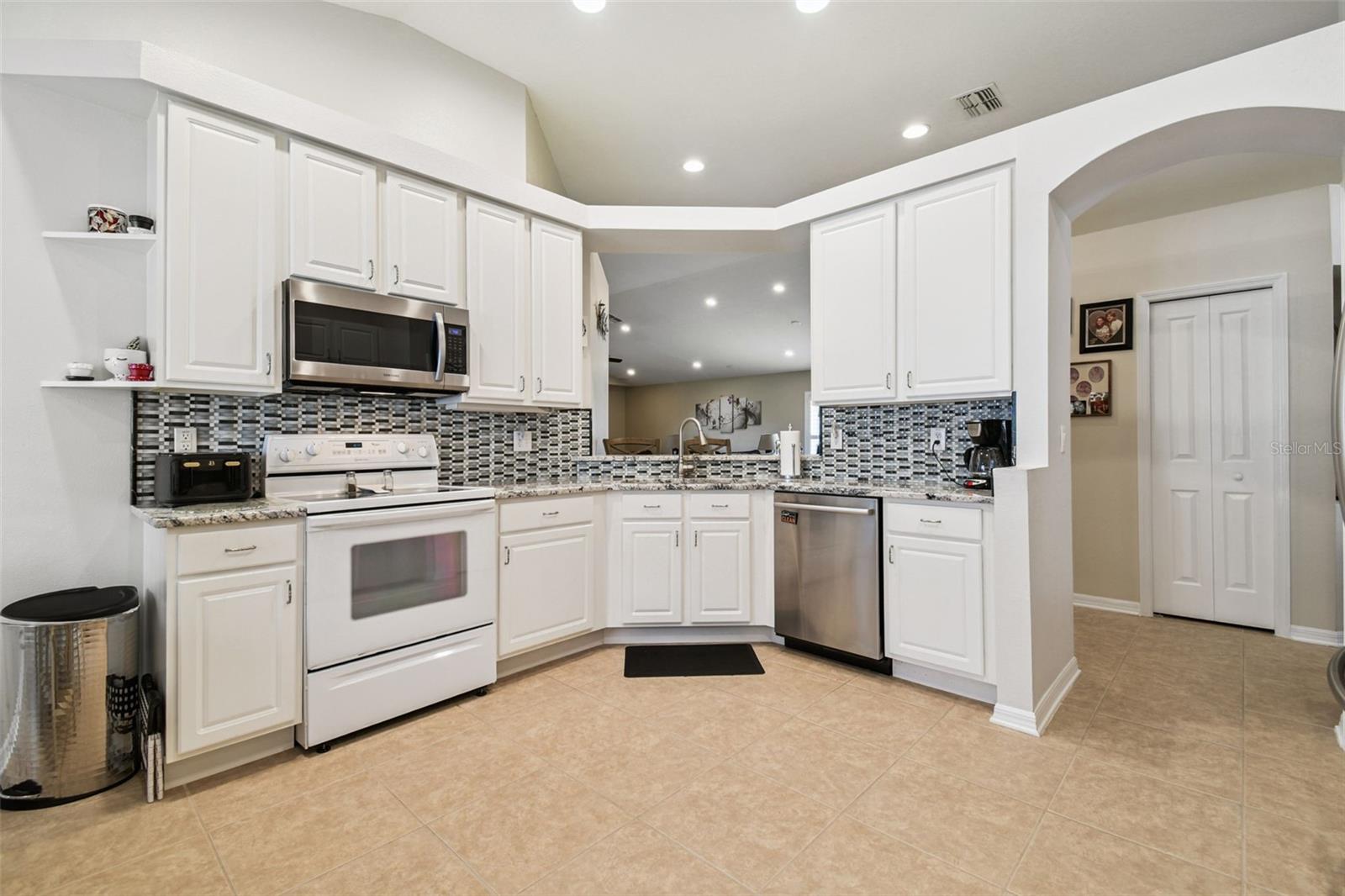 Image 18 of 85 For 7605 Kinnow Court
