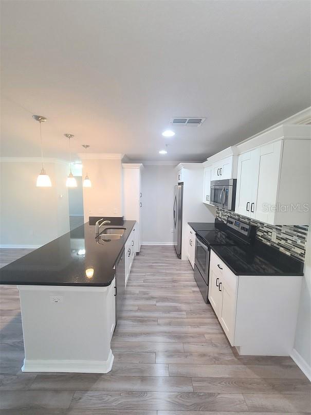 Image 10 of 29 For 5041 Royal Palms Way 203