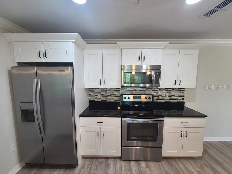 Image 11 of 29 For 5041 Royal Palms Way 203