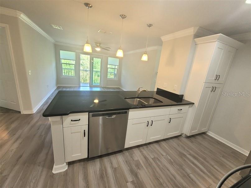 Image 12 of 29 For 5041 Royal Palms Way 203