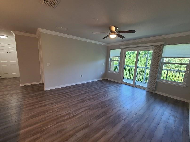 Image 4 of 29 For 5041 Royal Palms Way 203