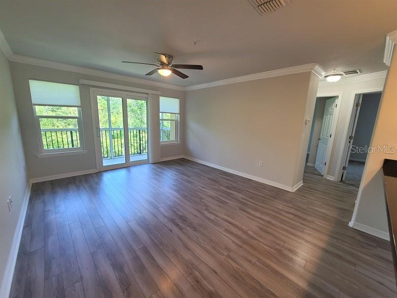 Image 5 of 29 For 5041 Royal Palms Way 203