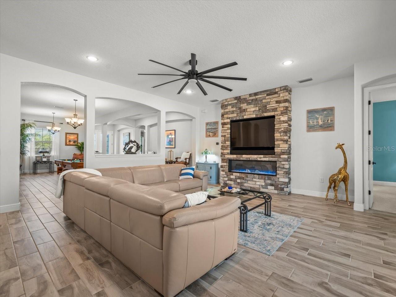 Image 19 of 63 For 12854 Weatherstone Drive