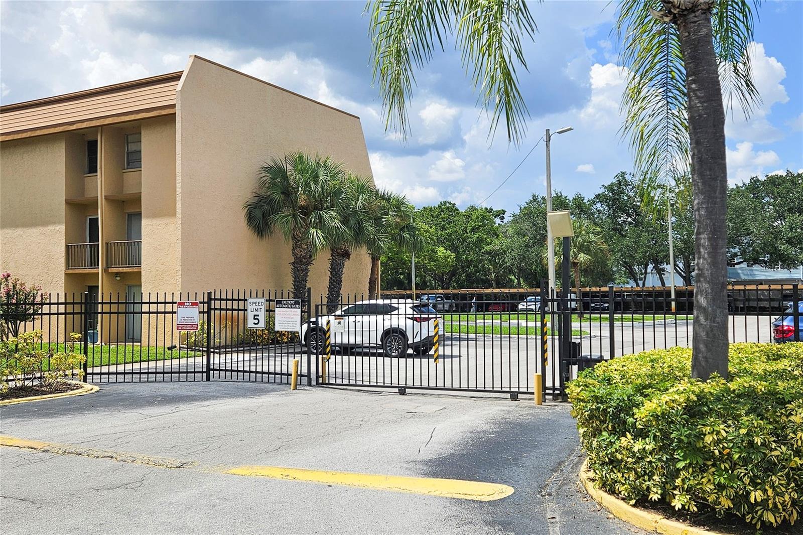 Image 3 of 42 For 5820 Church Avenue 463