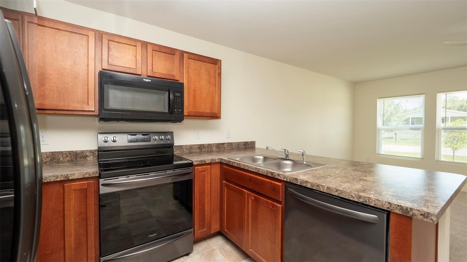 Listing photo id 9 for 7102 Centerwood Avenue