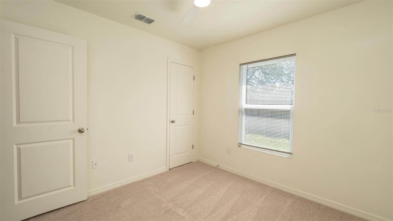 Listing photo id 15 for 7102 Centerwood Avenue