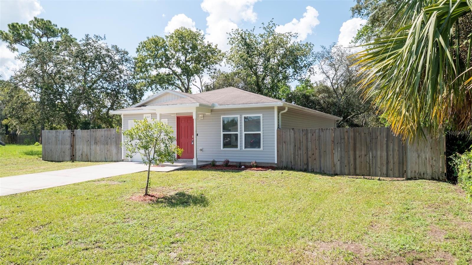 Listing photo id 0 for 7102 Centerwood Avenue