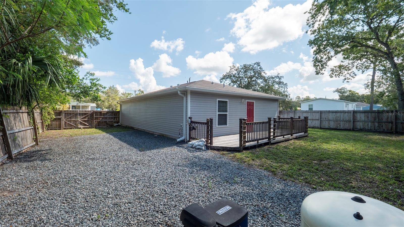 Listing photo id 25 for 7102 Centerwood Avenue