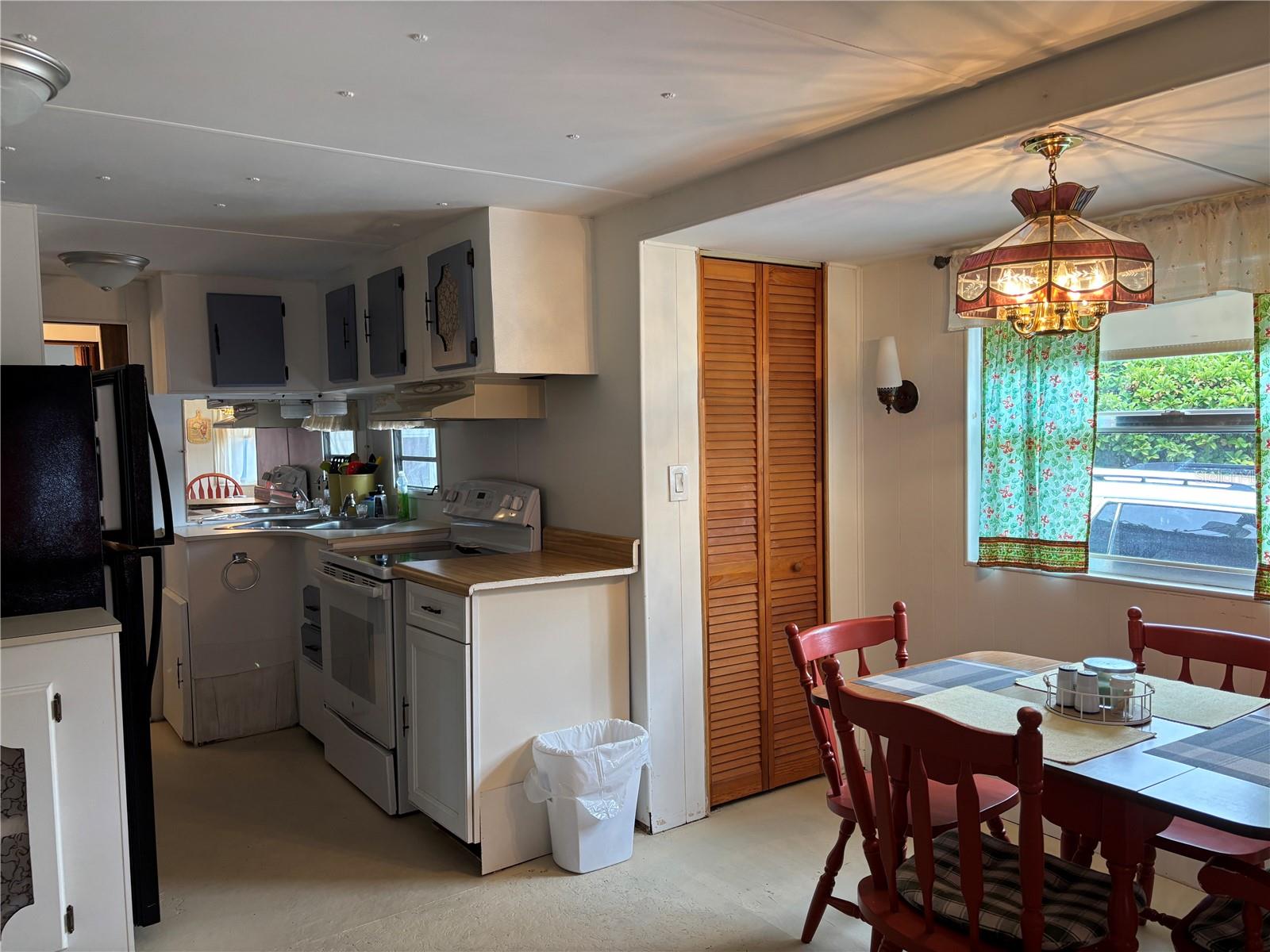 Image 26 of 49 For 2092 Culbreath Road D21