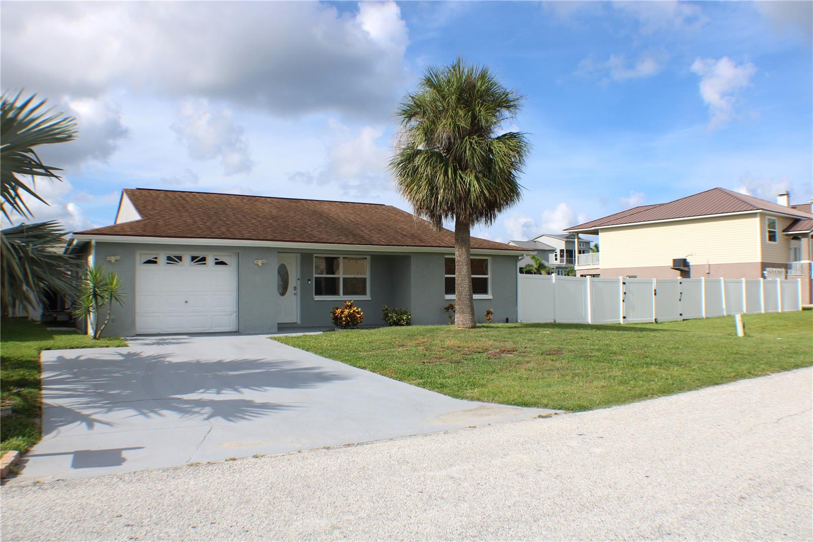 Image 11 of 49 For 7400 Islander Lane