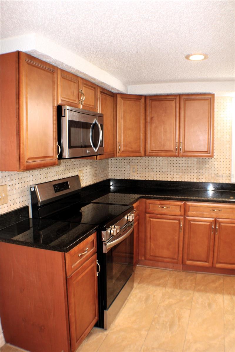Image 15 of 49 For 7400 Islander Lane