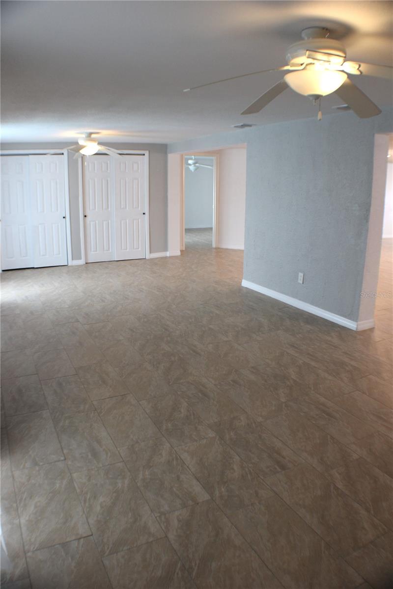 Image 21 of 49 For 7400 Islander Lane