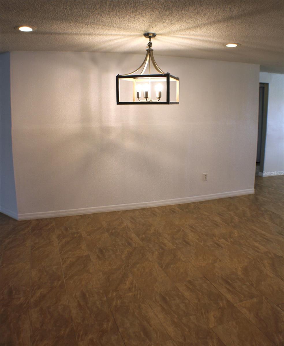 Image 22 of 49 For 7400 Islander Lane
