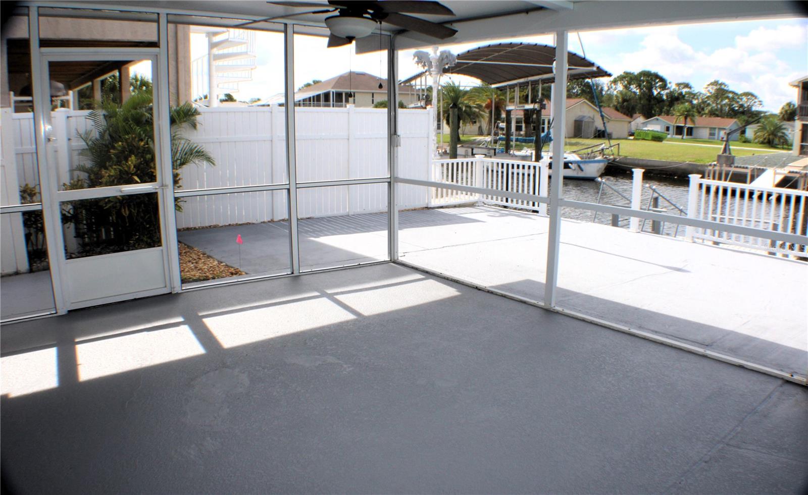 Image 30 of 49 For 7400 Islander Lane
