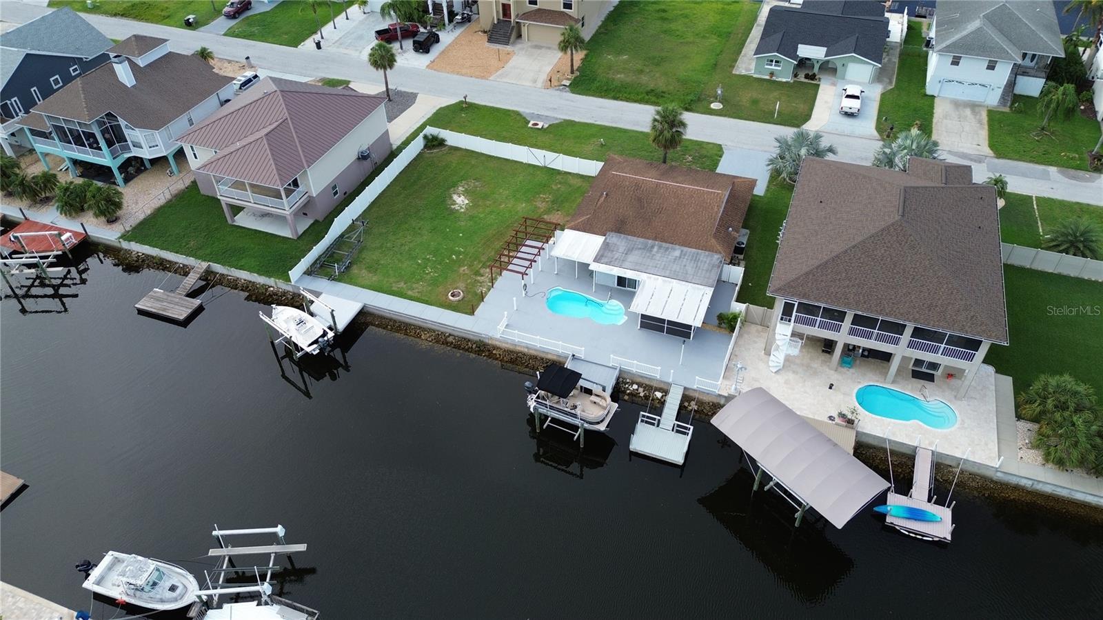 Image 4 of 49 For 7400 Islander Lane