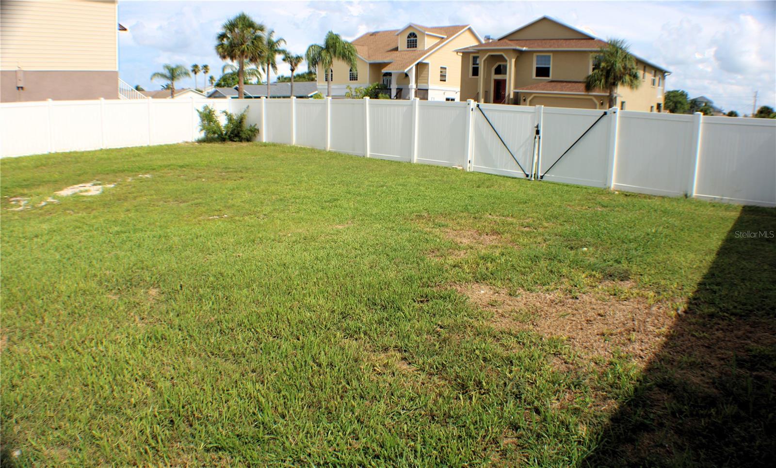 Image 47 of 49 For 7400 Islander Lane