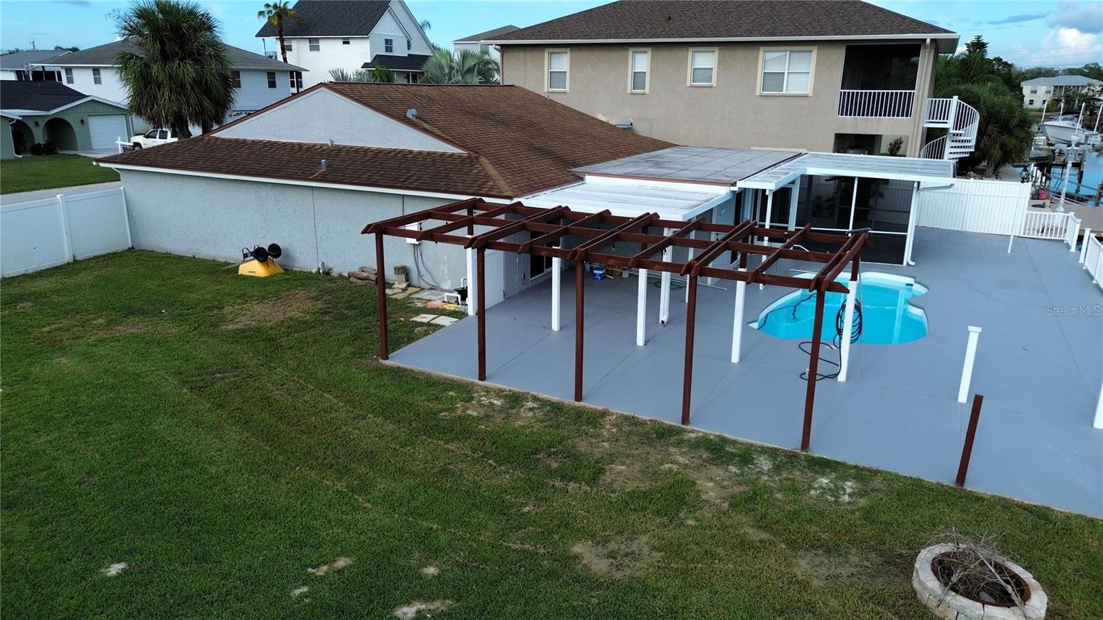 Image 8 of 49 For 7400 Islander Lane