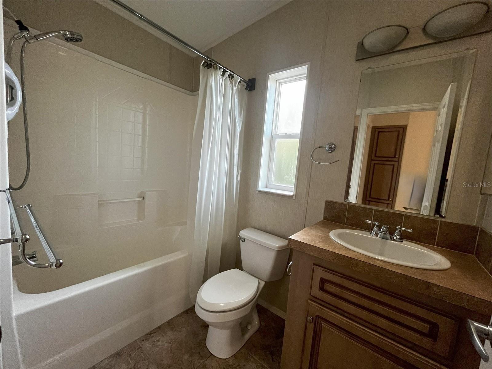 Listing photo id 20 for 14340 Midfield Street