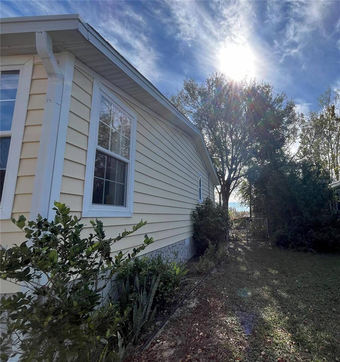 Listing photo id 34 for 14340 Midfield Street