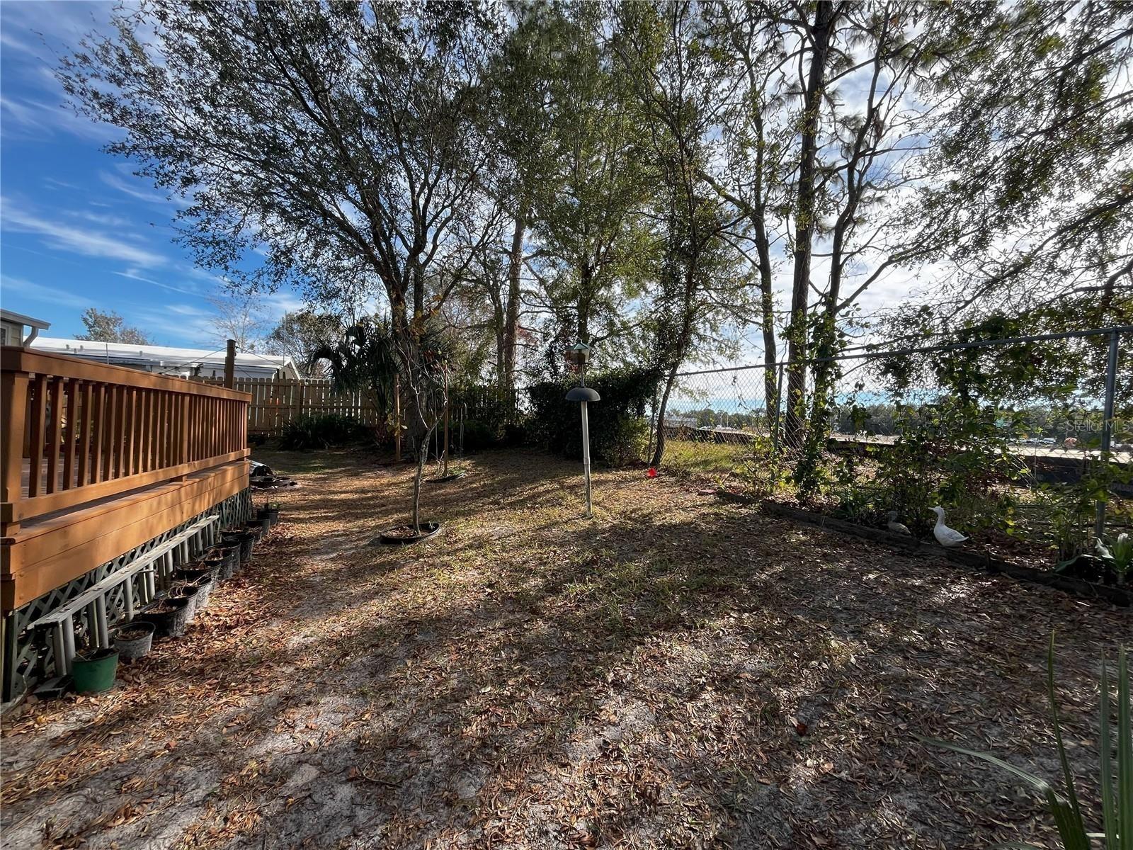 Listing photo id 41 for 14340 Midfield Street